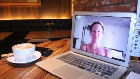 Communication with a laptop